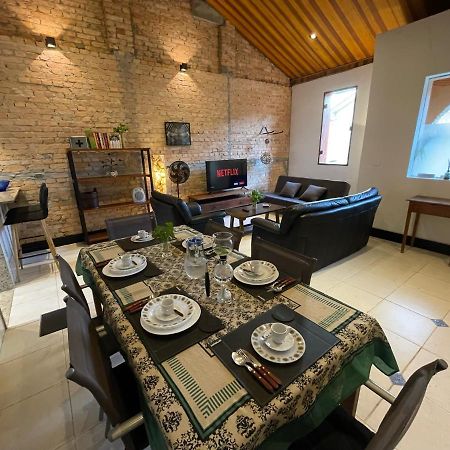 Casa De Tijolos Com Churrasqueira Vila Fechada 圣保罗 外观 照片